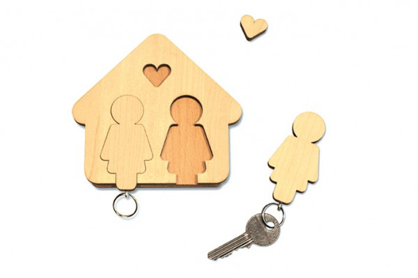 Schlüsselbrett "Home Sweet Home" aus Holz, Frau & Frau
